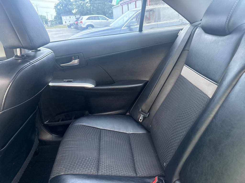 2014 Toyota Camry Image 10