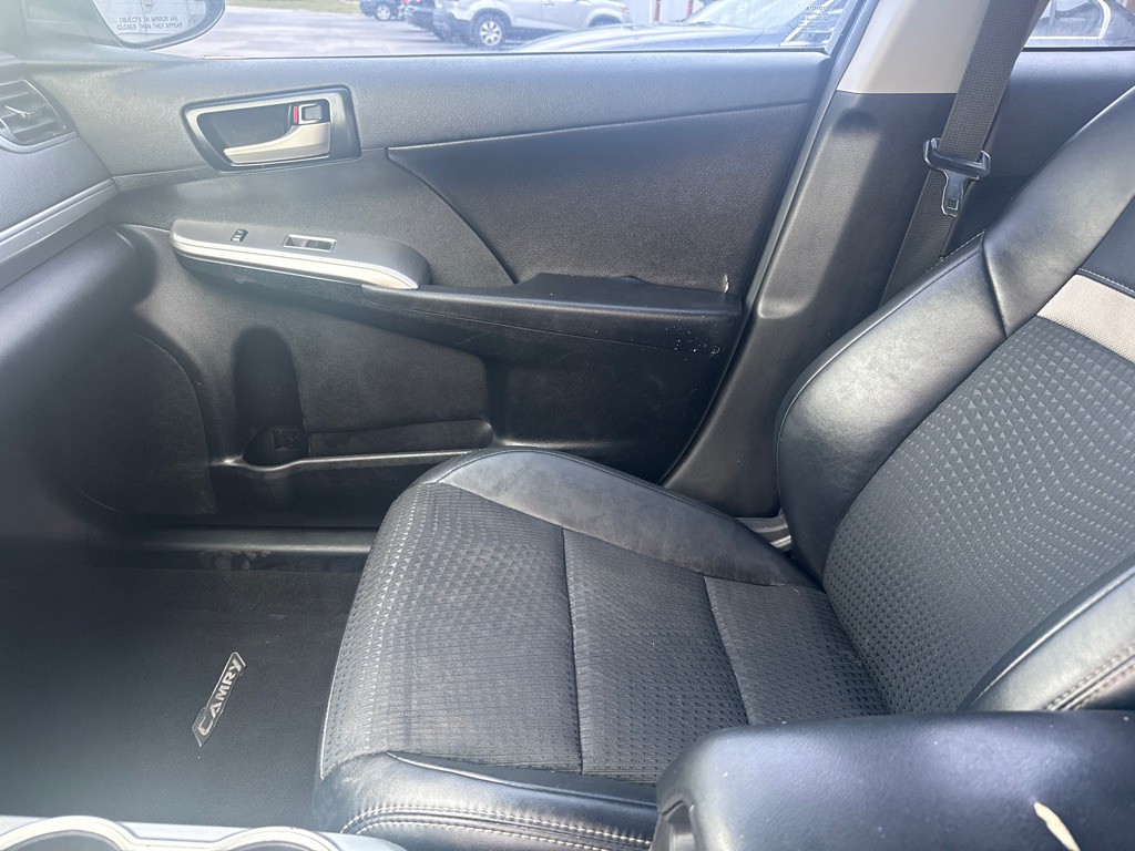 2014 Toyota Camry Image 13