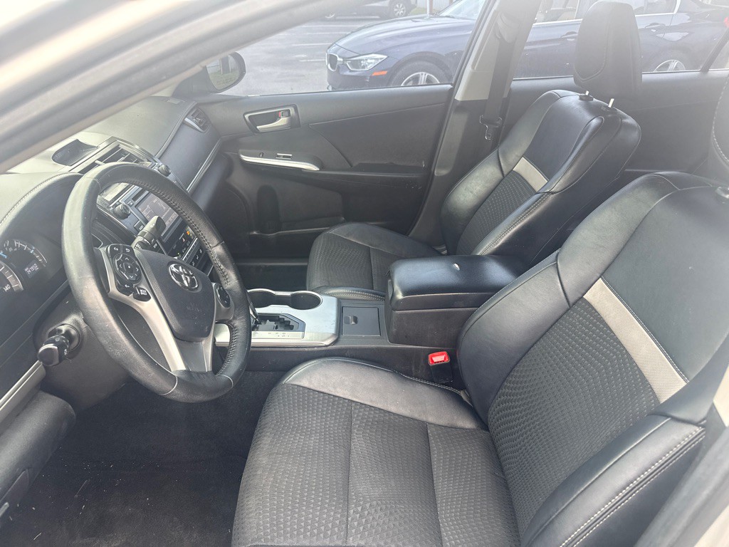 2014 Toyota Camry Image 14