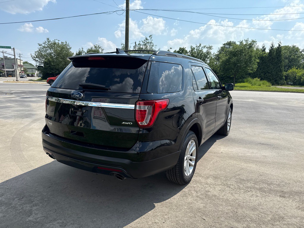 2017 Ford Explorer Image 4