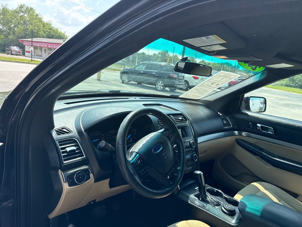 2017 Ford Explorer Image 12