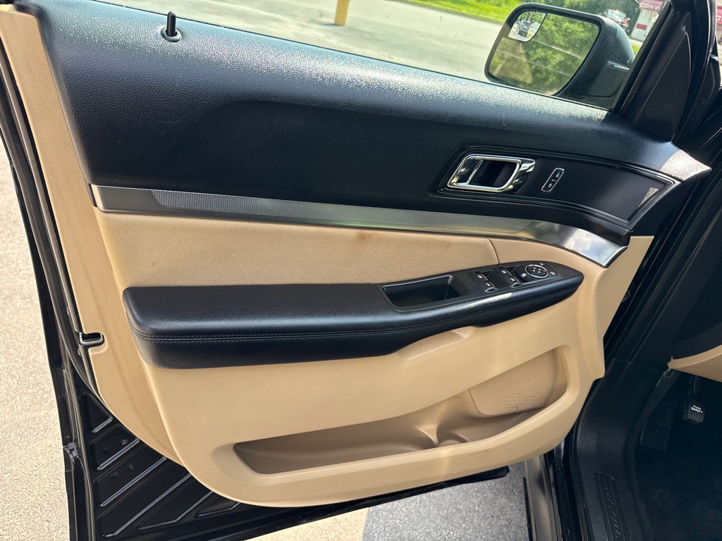 2017 Ford Explorer Image 13