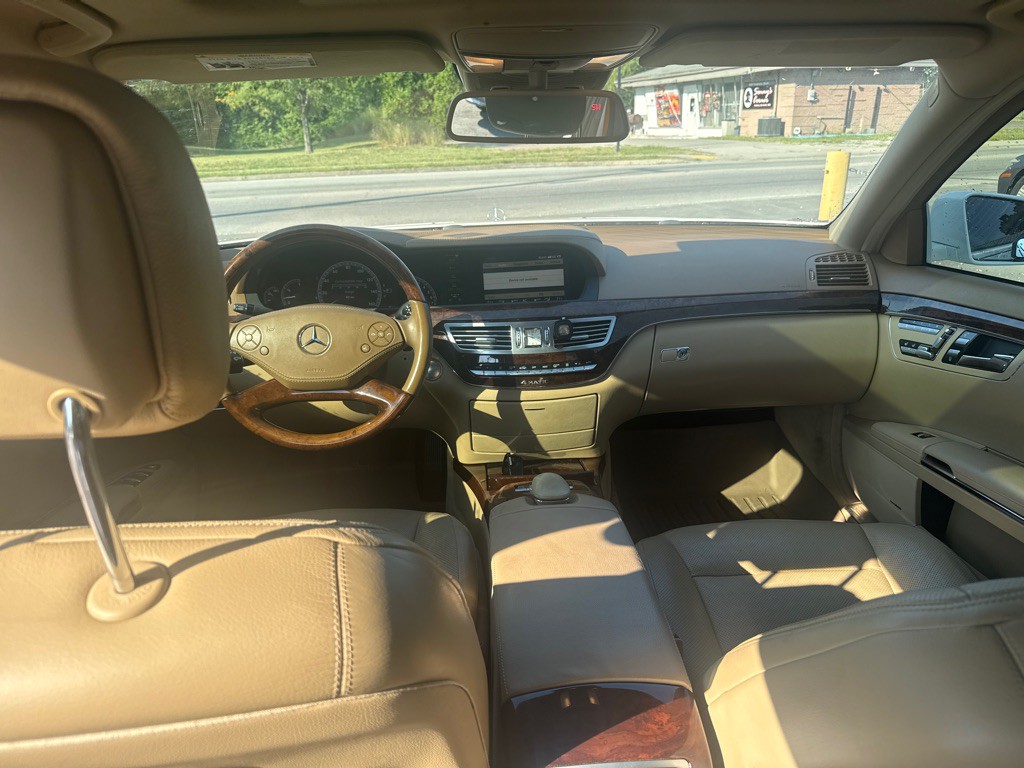 2011 Mercedes-Benz S-Class Image 15