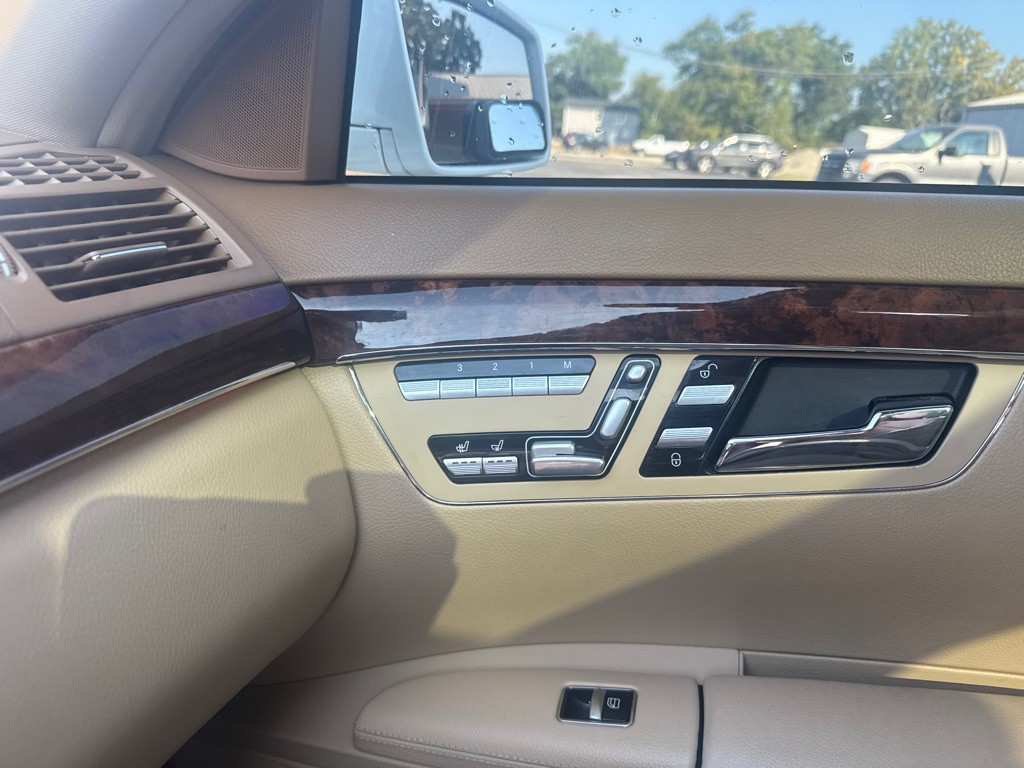 2011 Mercedes-Benz S-Class Image 17