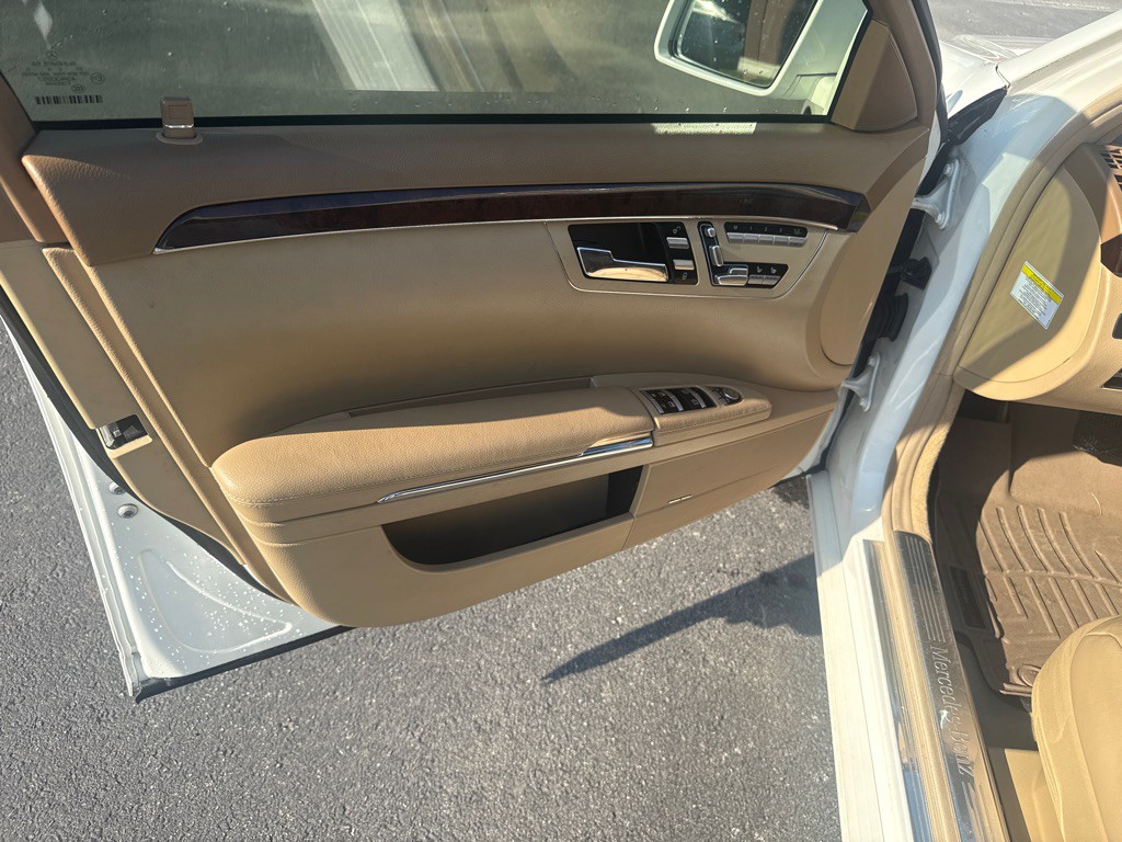 2011 Mercedes-Benz S-Class Image 20