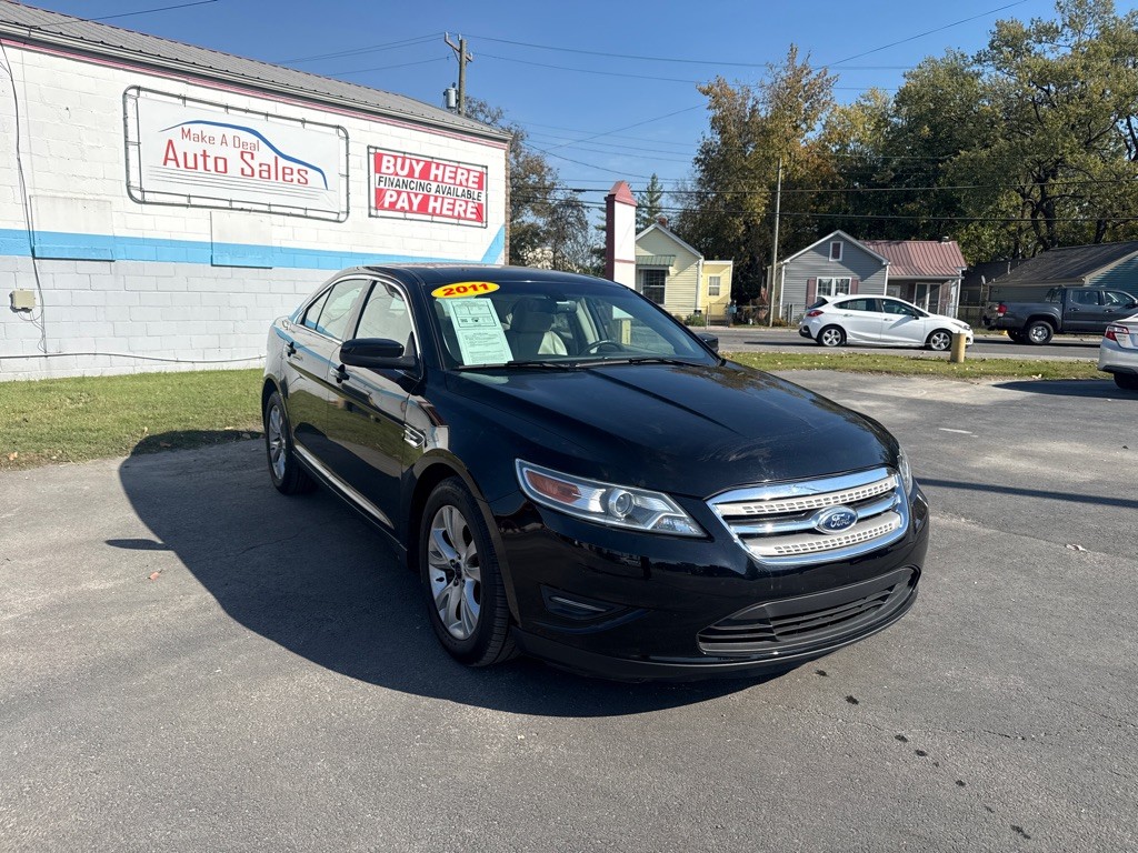 2011 Ford Taurus Image 2