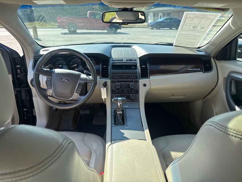 2011 Ford Taurus Image 12