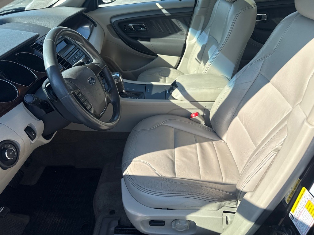 2011 Ford Taurus Image 15
