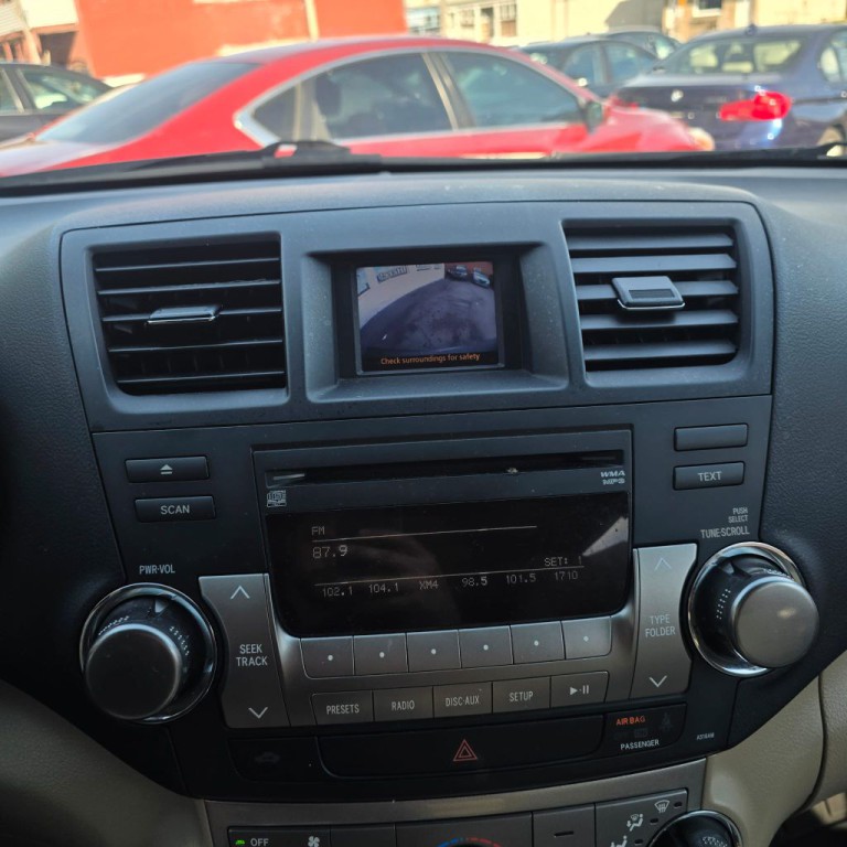 2012 Toyota Highlander Image 8