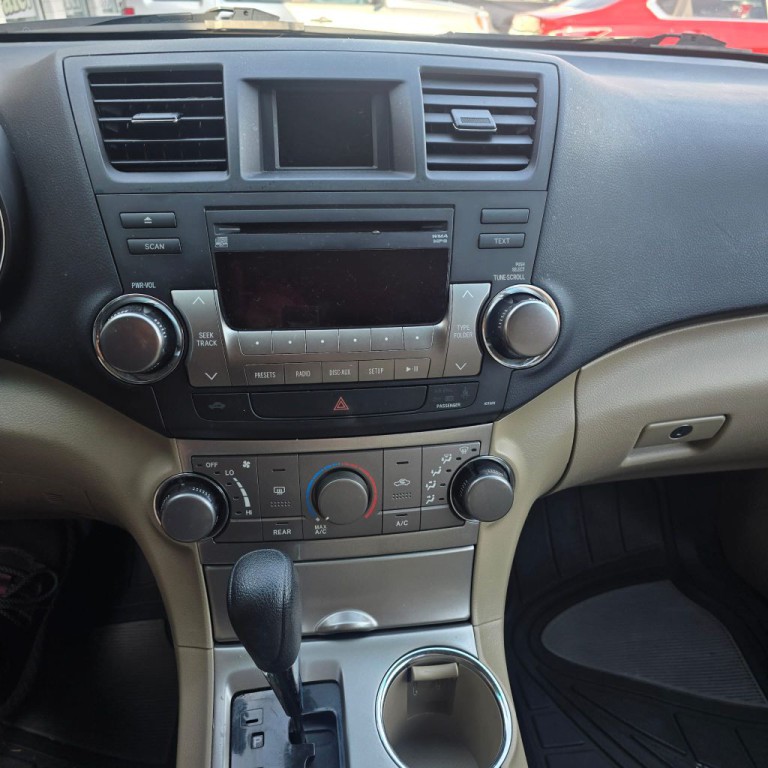 2012 Toyota Highlander Image 10