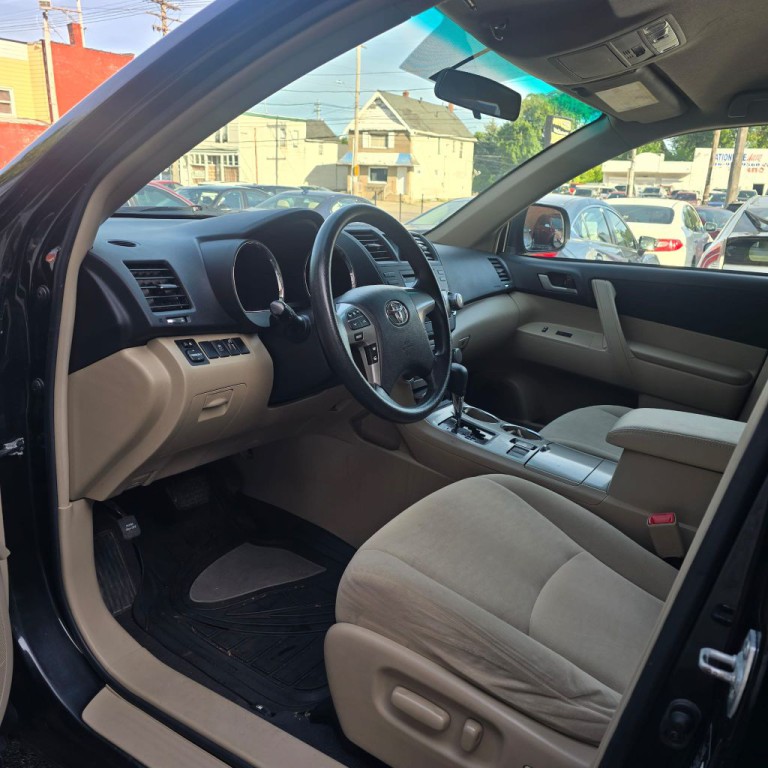 2012 Toyota Highlander Image 11