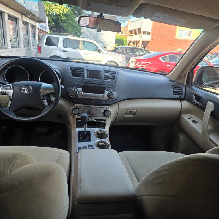 2012 Toyota Highlander Image 19