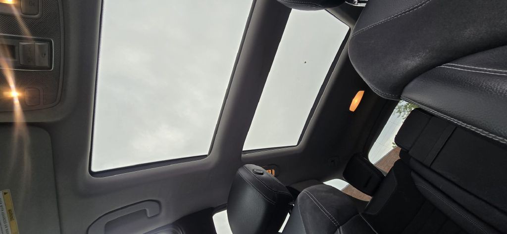 2012 Mercedes-Benz M-Class Image 7