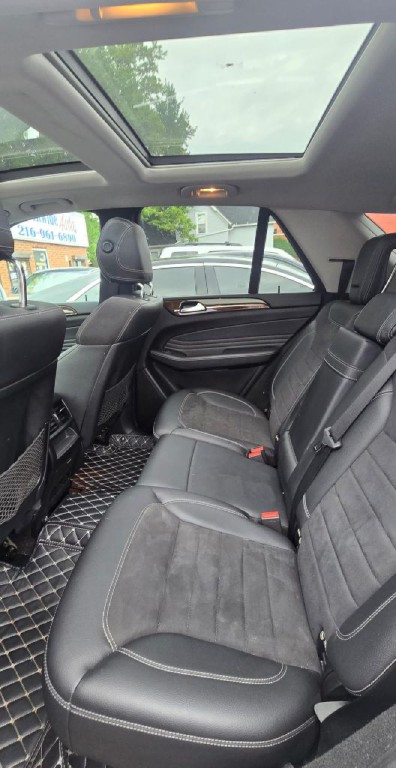 2012 Mercedes-Benz M-Class Image 8