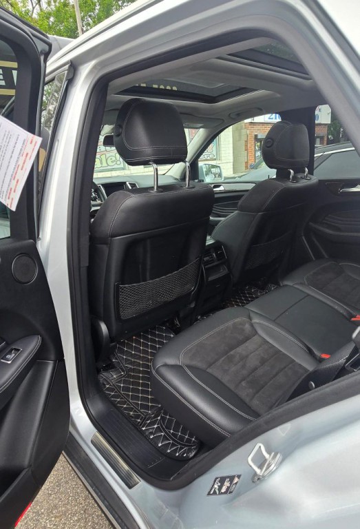 2012 Mercedes-Benz M-Class Image 9
