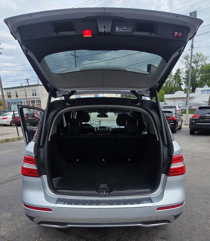 2012 Mercedes-Benz M-Class Image 12