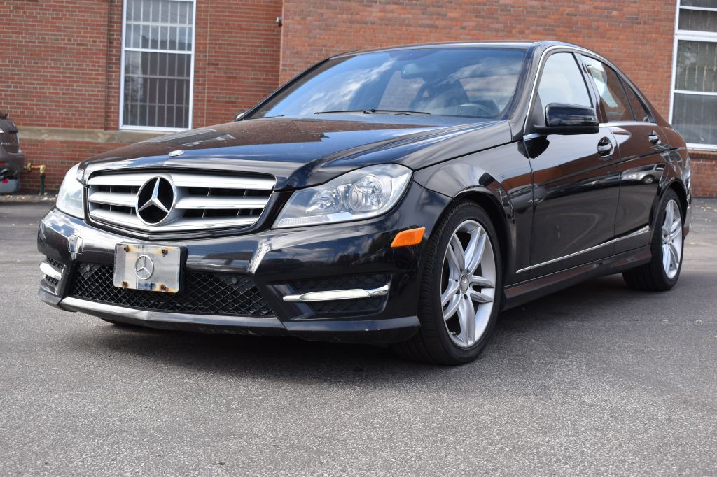 2012 Mercedes-Benz C-Class Image 1
