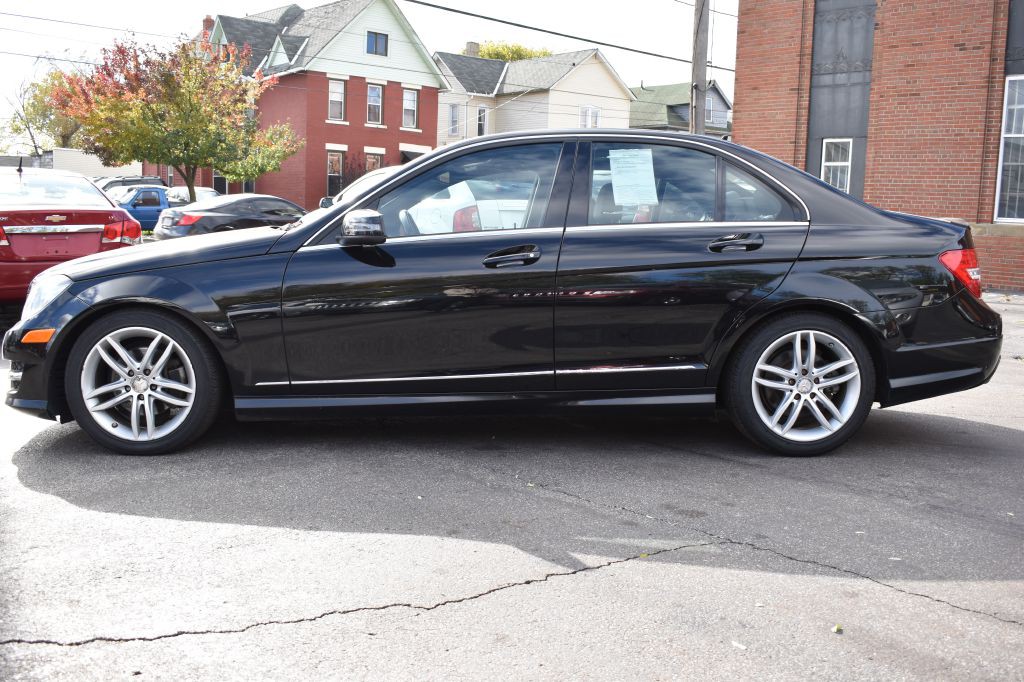 2012 Mercedes-Benz C-Class Image 3