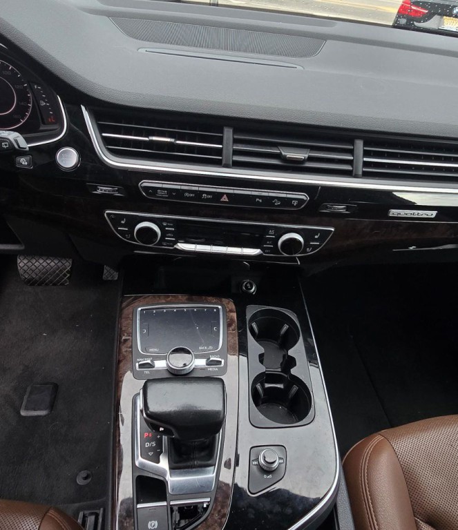 2017 Audi Q7 Image 9