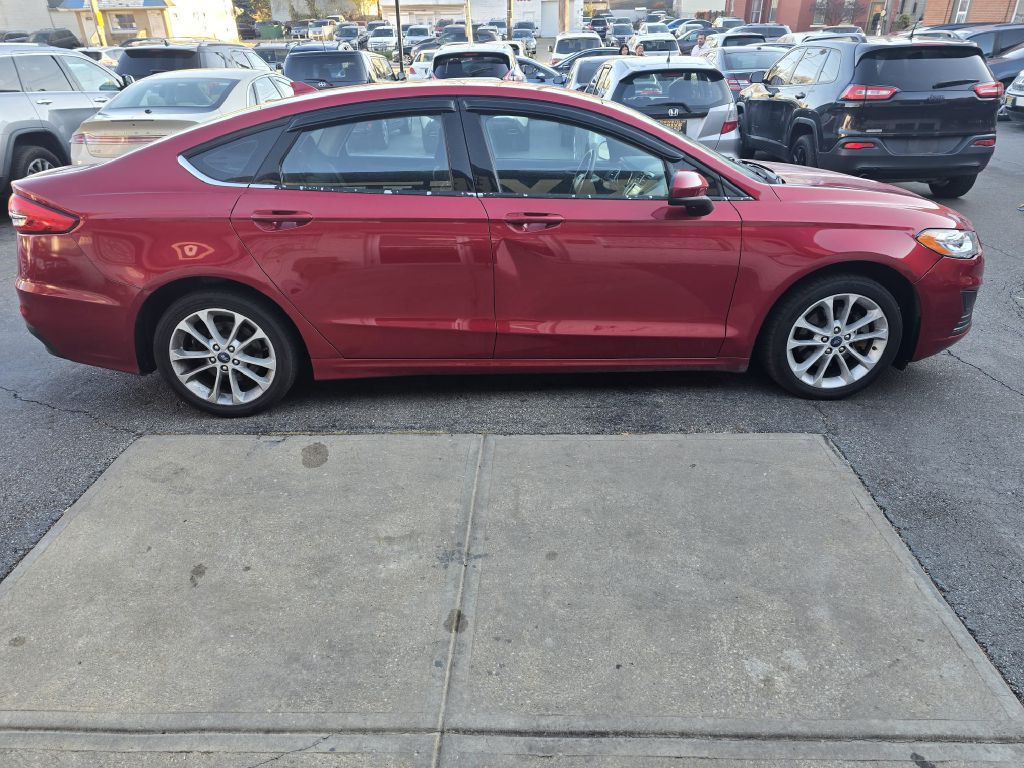 2020 Ford Fusion Image 2