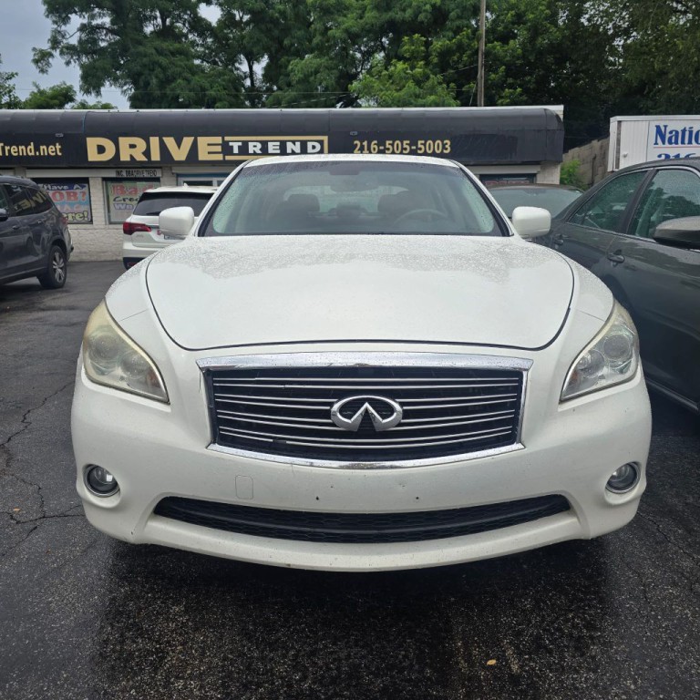 2011 INFINITI M37 Image 1