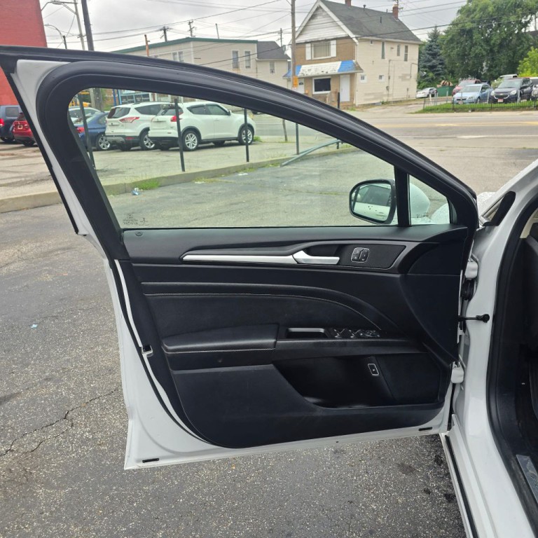 2019 Ford Fusion Image 15