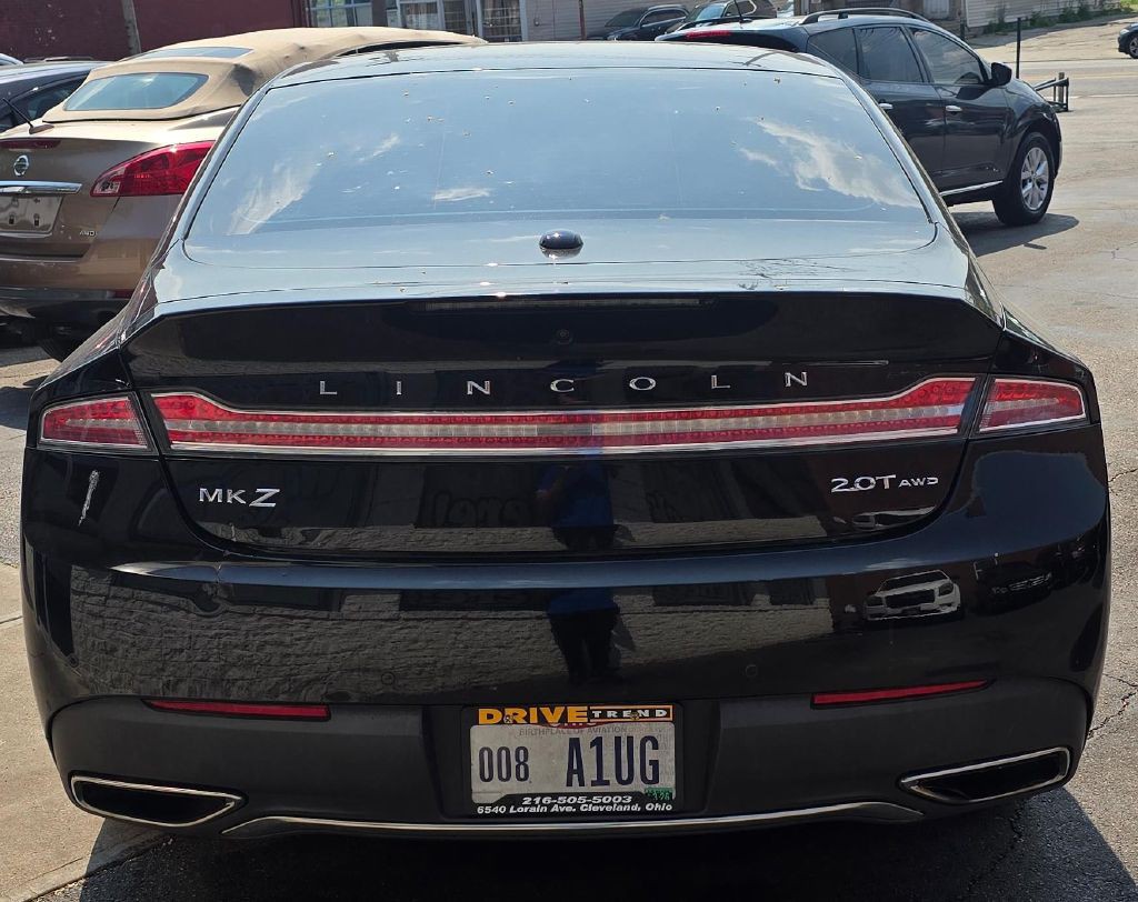 2017 Lincoln MKZ Image 2