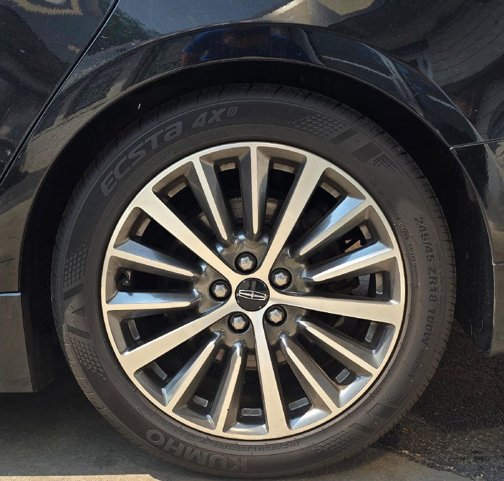 2017 Lincoln MKZ Image 10