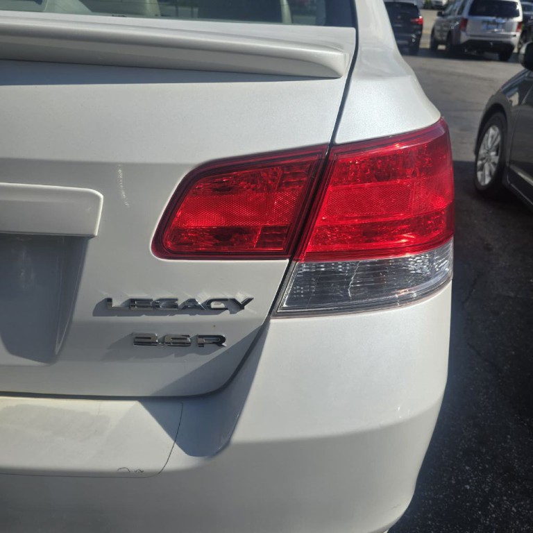 2013 Subaru Legacy Image 3