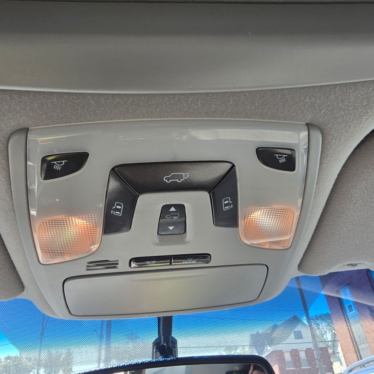 2013 Toyota Sienna Image 10