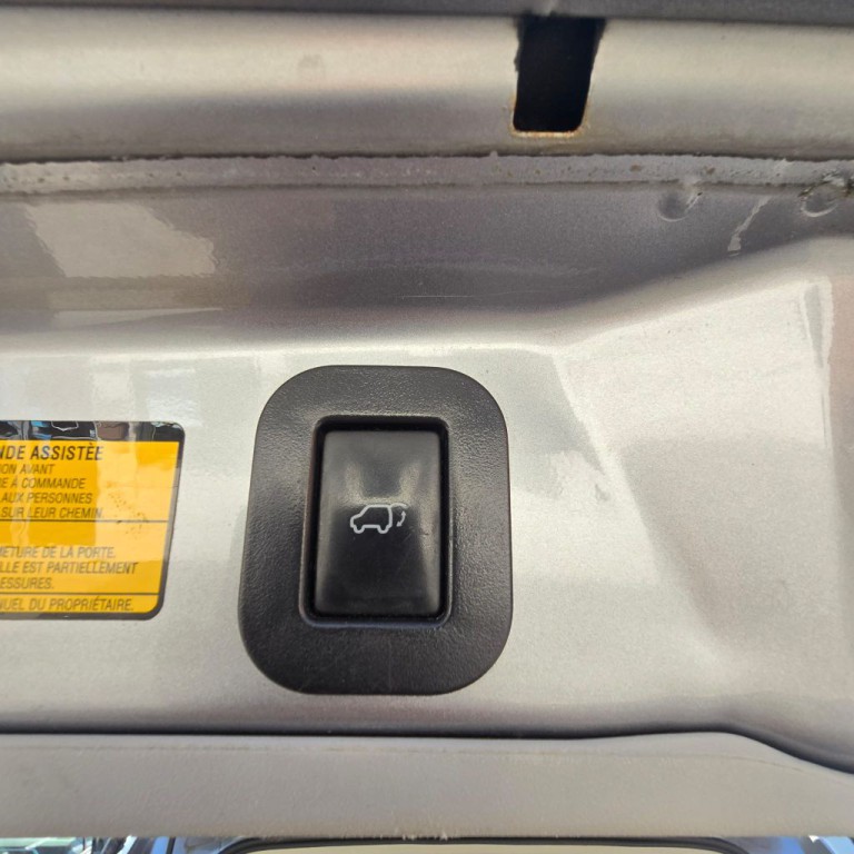 2013 Toyota Sienna Image 13