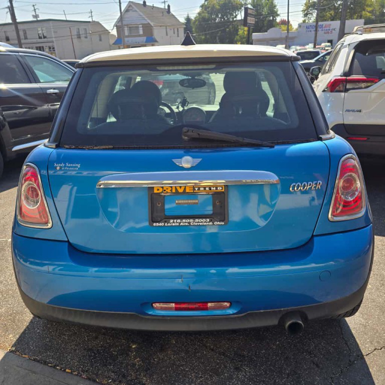 2011 MINI Cooper Image 3