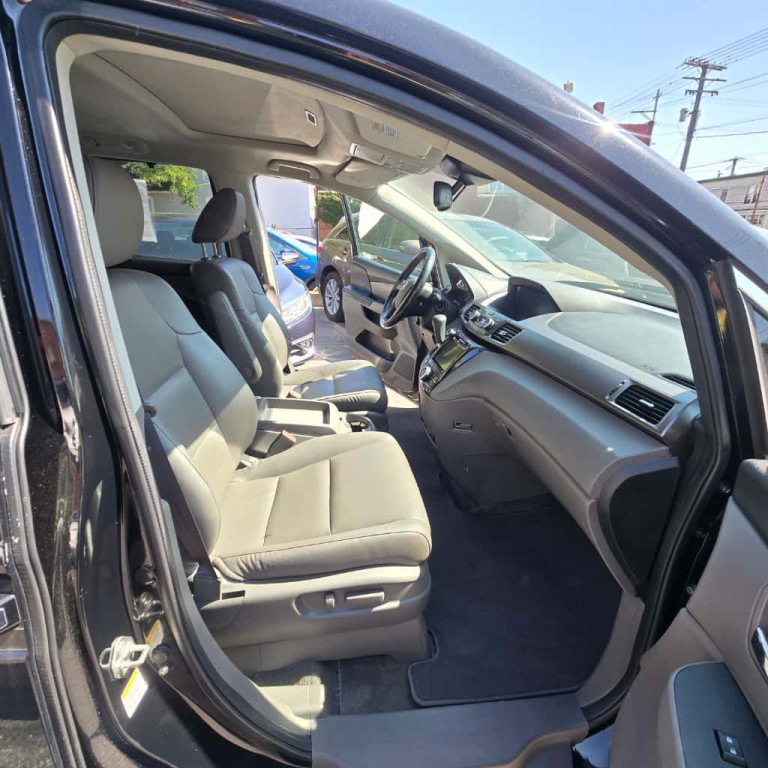 2015 Honda Odyssey Image 8