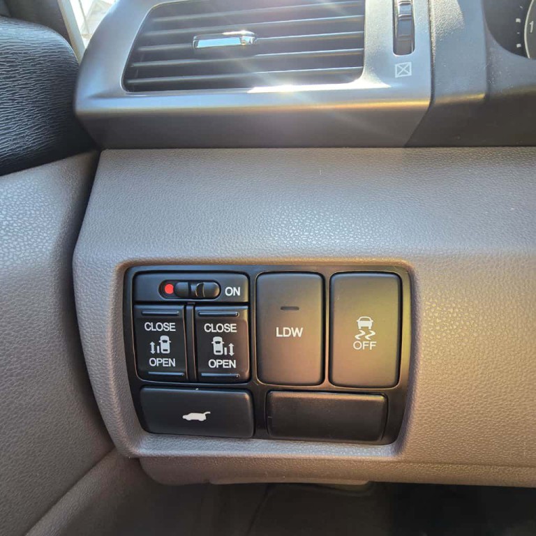 2015 Honda Odyssey Image 21