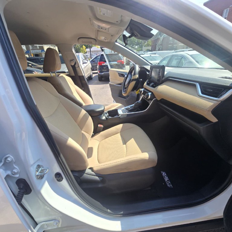 2019 Toyota Rav4 Image 9