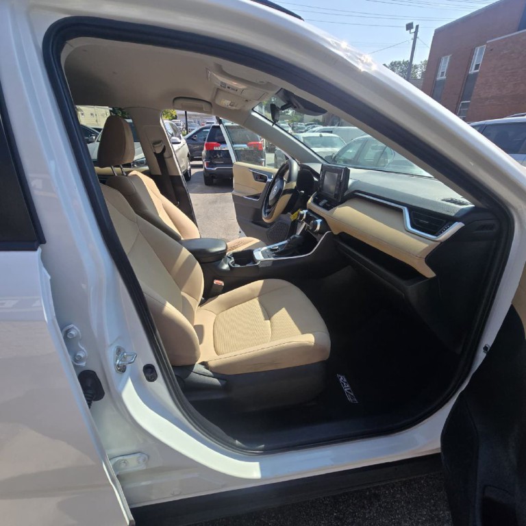 2019 Toyota Rav4 Image 16