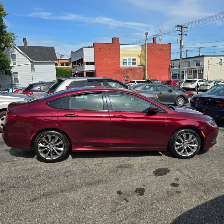 2015 Chrysler 200 Image 3
