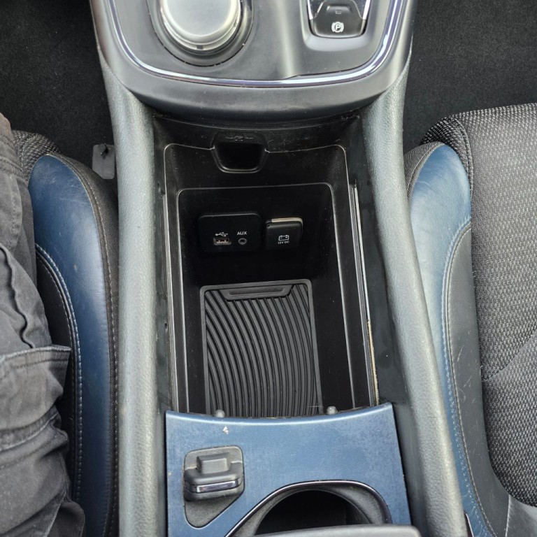 2015 Chrysler 200 Image 14