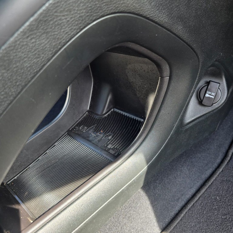 2015 Chrysler 200 Image 16