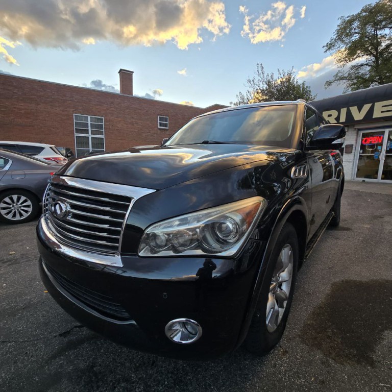 2011 INFINITI QX56 Image 2