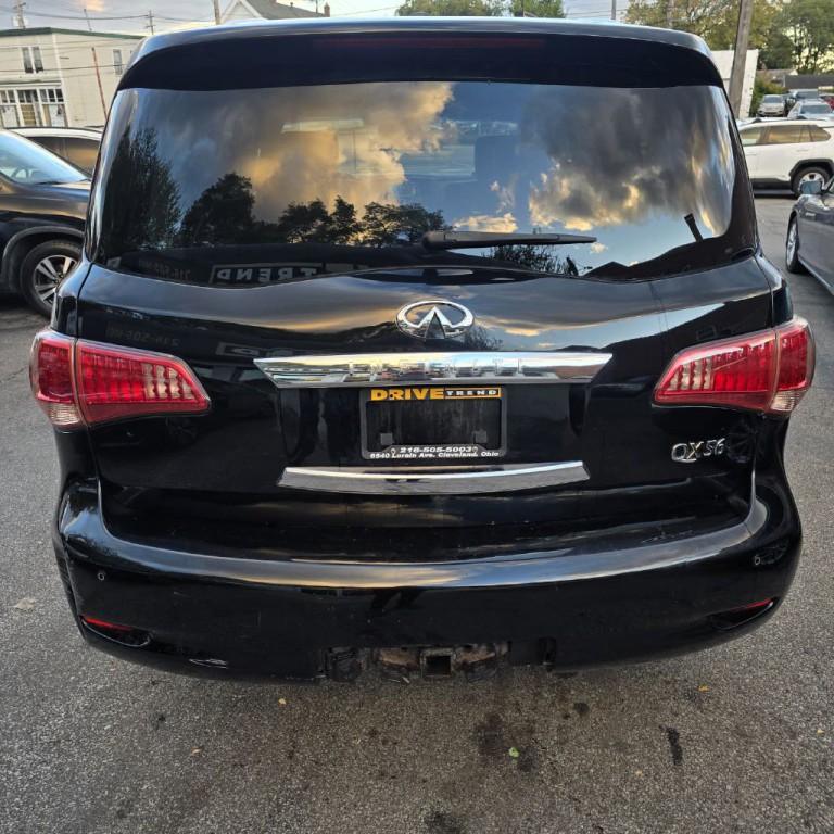 2011 INFINITI QX56 Image 4