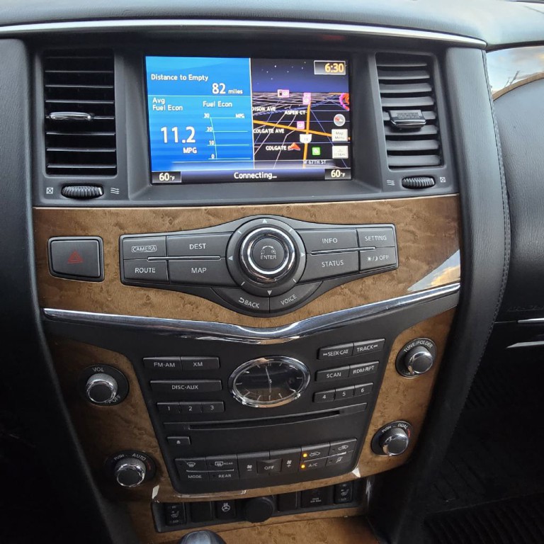 2011 INFINITI QX56 Image 12