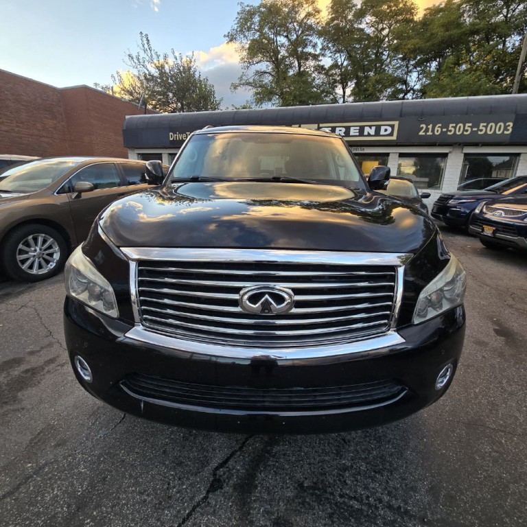 2011 INFINITI QX56 Image 2