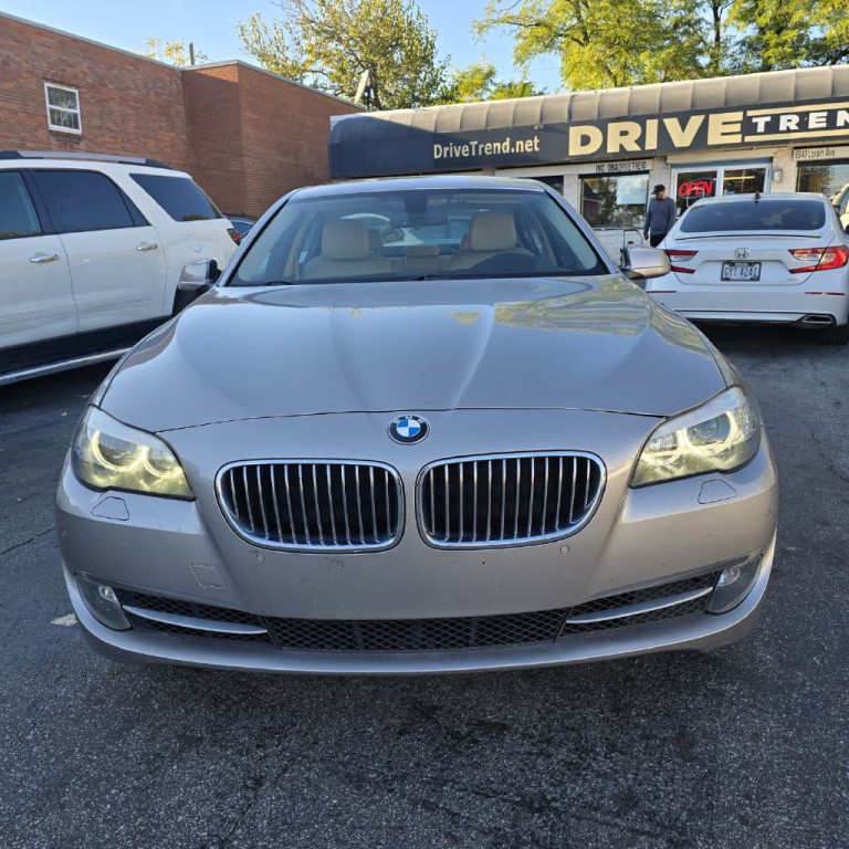 2013 BMW 5 Series Image 1