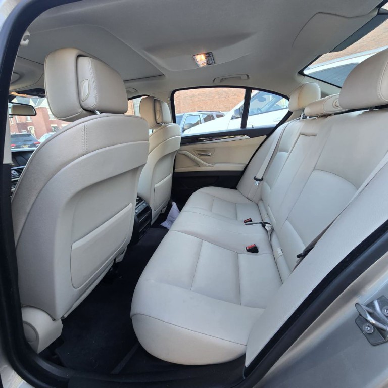 2013 BMW 5 Series Image 7