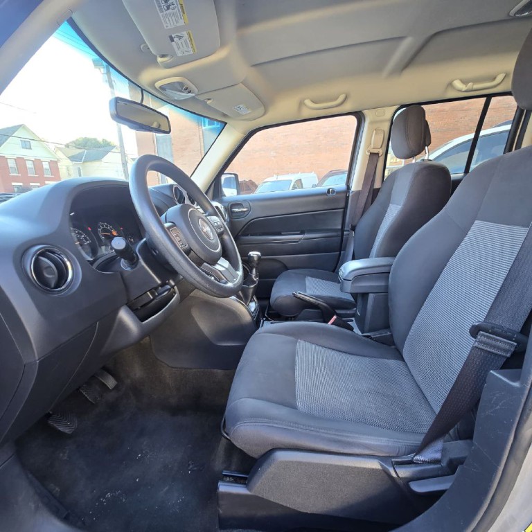 2016 Jeep Patriot Image 12
