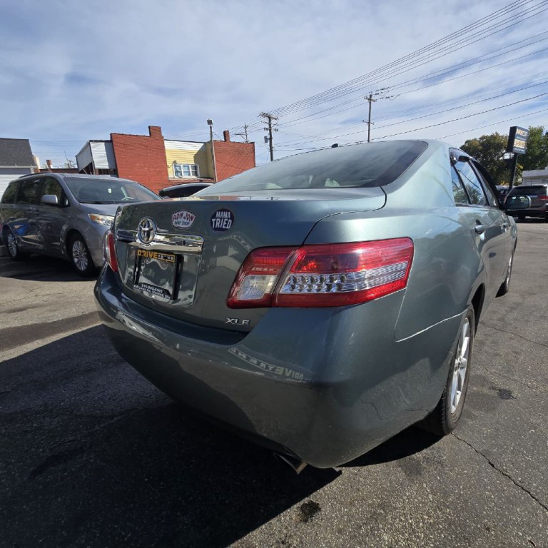 2011 Toyota Camry Image 4