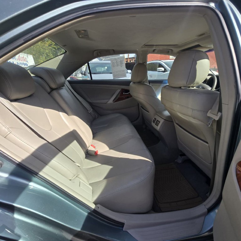2011 Toyota Camry Image 6