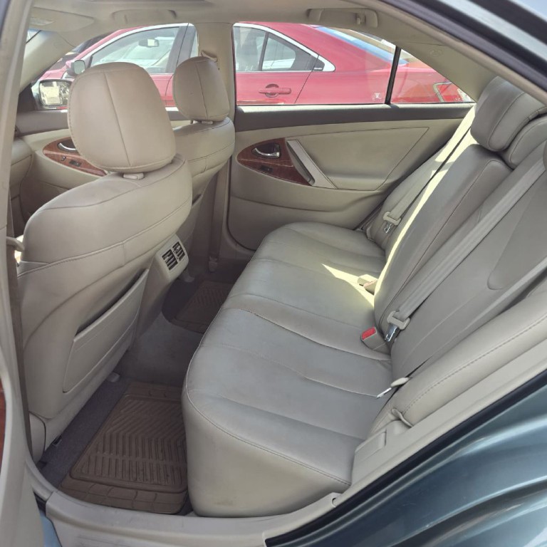 2011 Toyota Camry Image 10