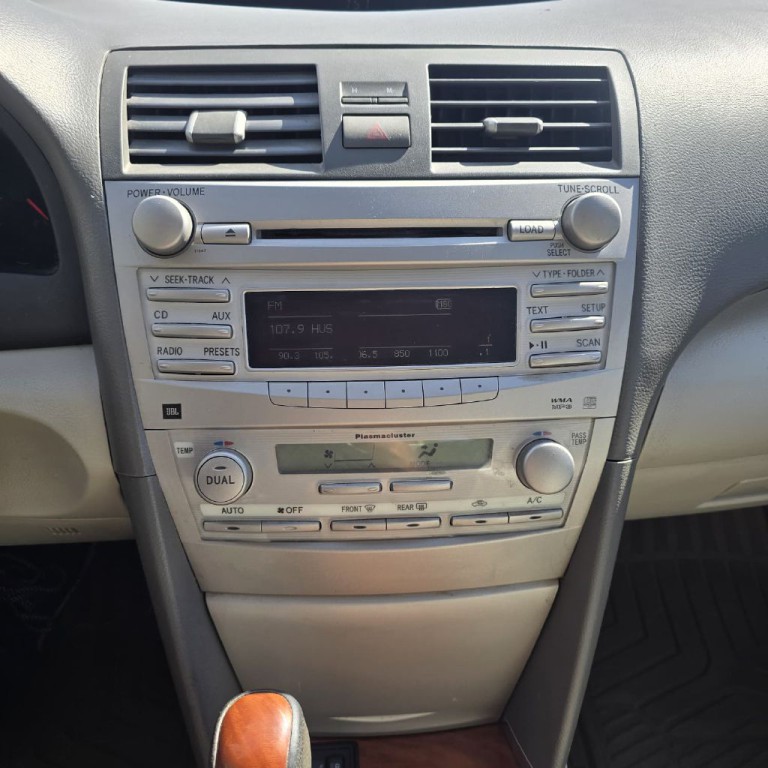 2011 Toyota Camry Image 11